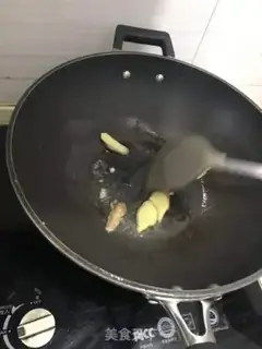 Make A beer with chicken claws step 0