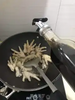 Make A beer with chicken claws step 3