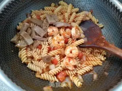 Make Tomato steak shrimp. Noodles step 12