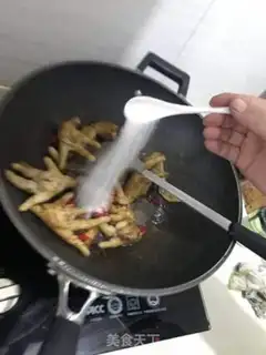 Make A beer with chicken claws step 6