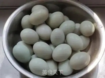 Make How to save the raw salted duck egg yolk step 1