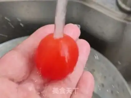 Make How to save the raw salted duck egg yolk step 2