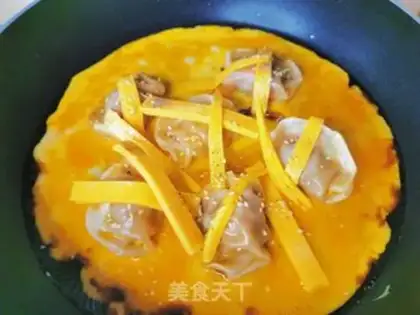 Make Cheese omelet step 1