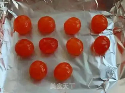 Make How to save the raw salted duck egg yolk step 11