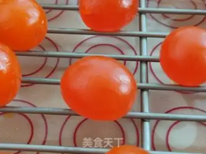 Make How to save the raw salted duck egg yolk step 13