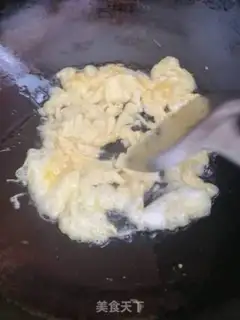 Make Tomato fried eggs step 2