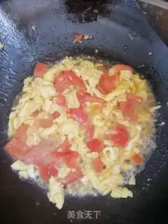 Make Tomato fried eggs step 4