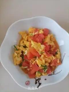 Make Tomato fried eggs step 5