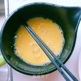Make Autumn eggburger step 5
