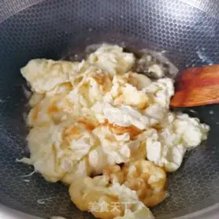Make Scrambled eggs step 3