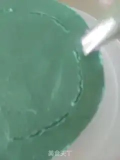 Make Slash the yellow cake step 12