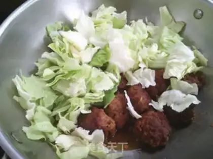 Make Porkballs with cabbage step 6