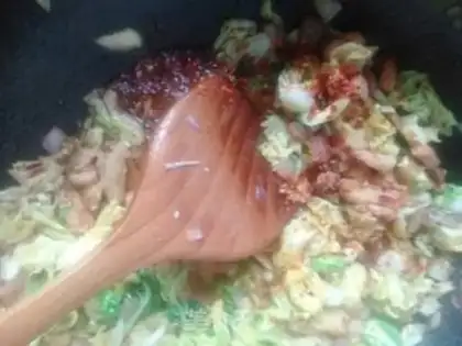 Make Hot cabbage makes meat step 10