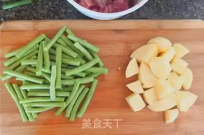 Make Bean-fruit potato steak step 1