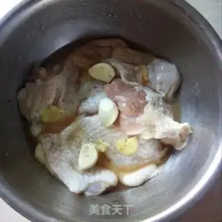 Make Five fragrances of chicken step 1