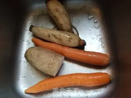 Make Lotus carrot mountain medicine soup step 0