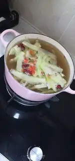 Make Cowtail cucumber soup step 3