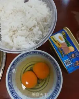 Make Cucumber ham and egg fried rice step 0