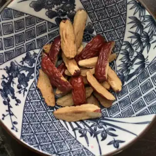 Make The silver spoon of red dates step 0