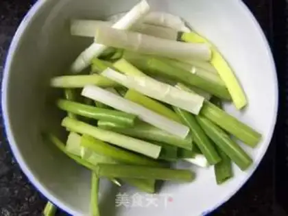 Make Onion noodles step 0
