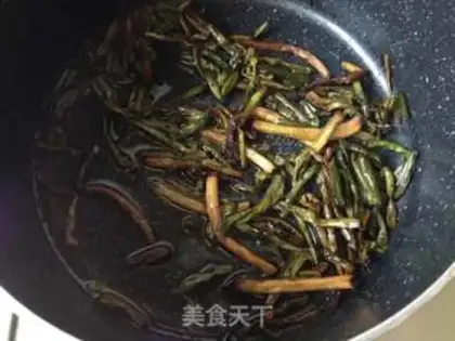 Make Onion noodles step 1