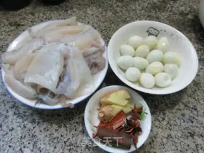 Make Fried eggs and squid step 0