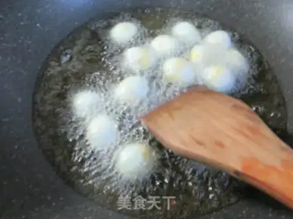 Make Fried eggs and squid step 1