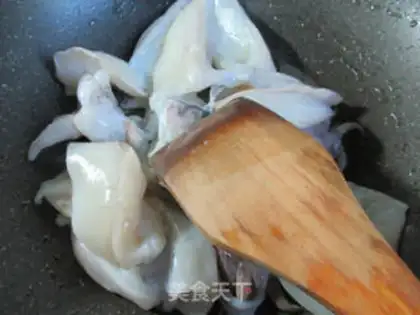 Make Fried eggs and squid step 2