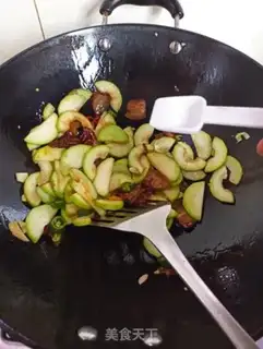 Make Five flowers and a guacamole step 8