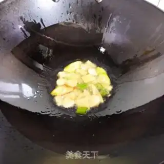 Make The chickens are burning white mushrooms step 1