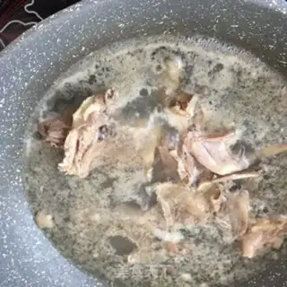 Make Lotus pigeon soup step 3