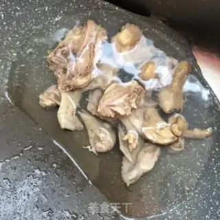 Make Lotus pigeon soup step 4