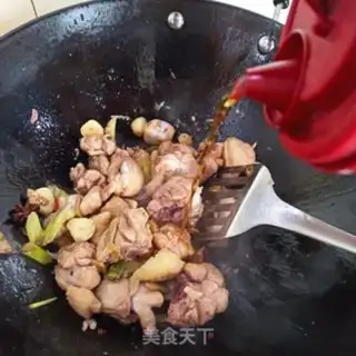Make The chickens are burning white mushrooms step 4