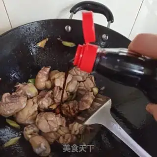 Make The chickens are burning white mushrooms step 5