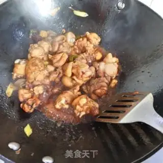 Make The chickens are burning white mushrooms step 6