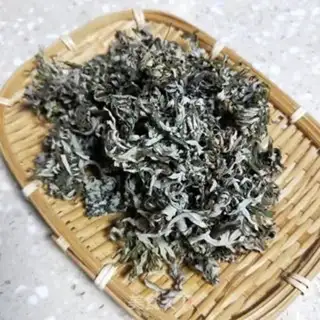 Make Eggs and leaves for gin step 1