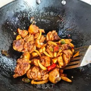 Make The chickens are burning white mushrooms step 11