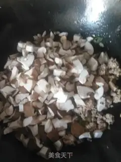 Make Spam with mushroom sauce step 9