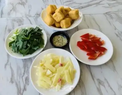 Make Pyramid and garlic step 0