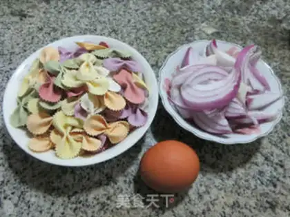 Make Eggs, onions, butterflies step 0
