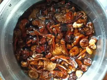 Make Chicken-cooked mushrooms step 0