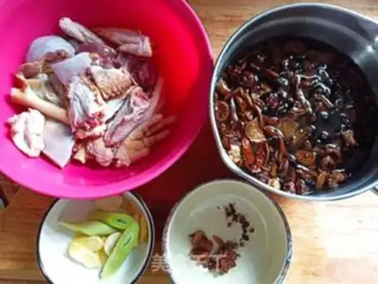 Make Chicken-cooked mushrooms step 1