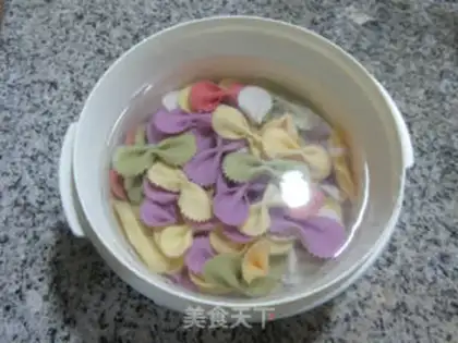 Make Eggs, onions, butterflies step 3