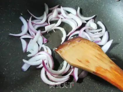 Make Eggs, onions, butterflies step 5