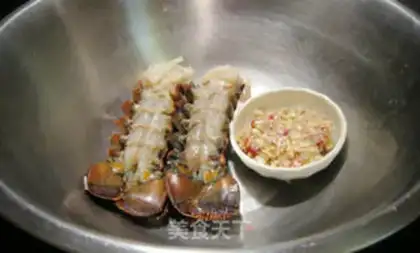 Make Garlic fan lobster tail step 6