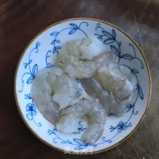 Make Shrimp steamed eggs step 2