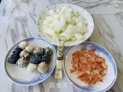 Make Pyramid butter and melon seafood step 0