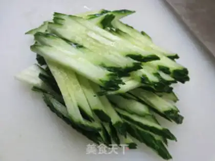Make Egg dry cucumber rolls step 3