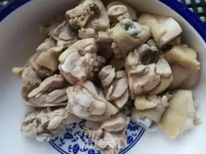 Make The potion, the insect, the chicken leg. Soup step 3