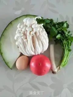 Make White mushrooms and melon soup step 0